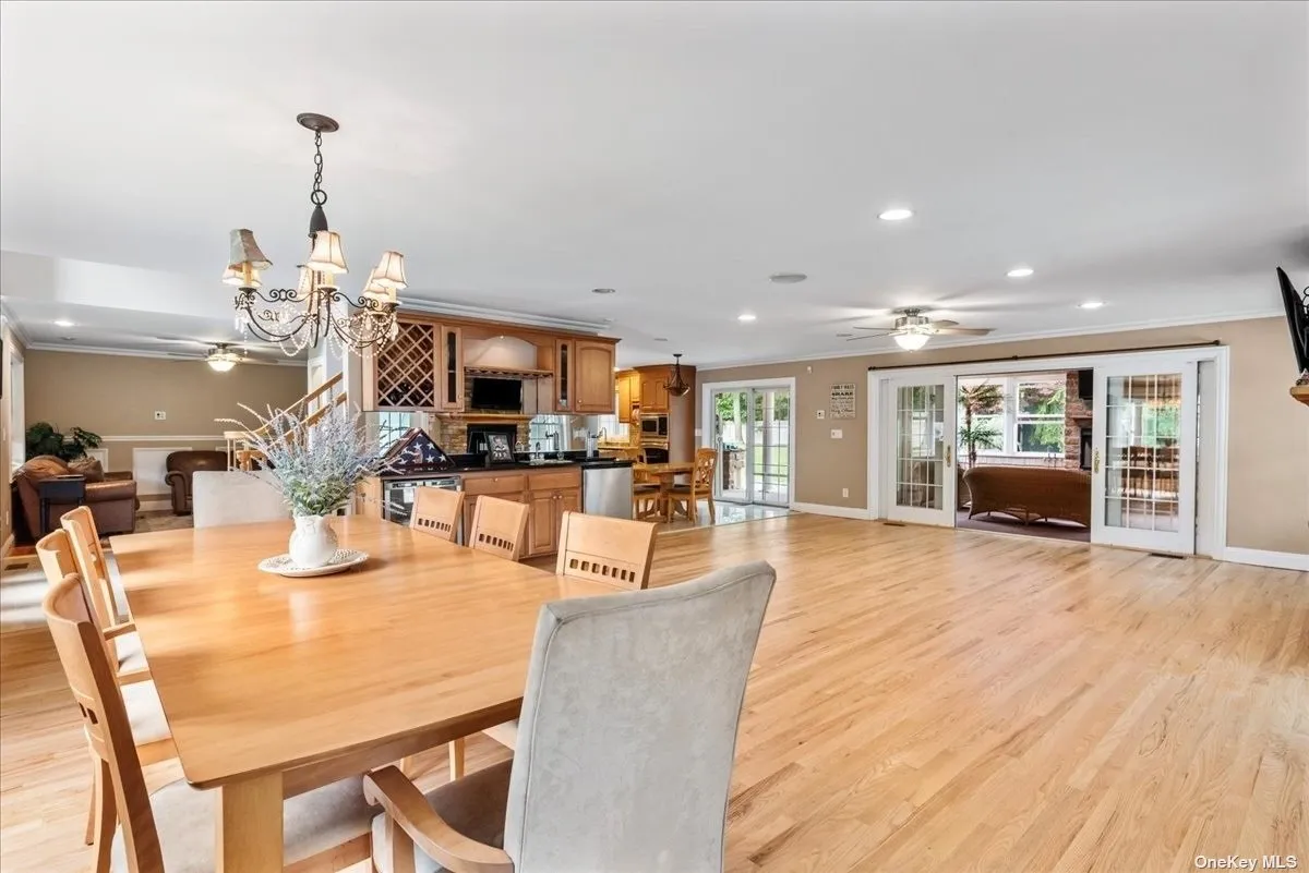 Pristine home in Farmingdale, NY