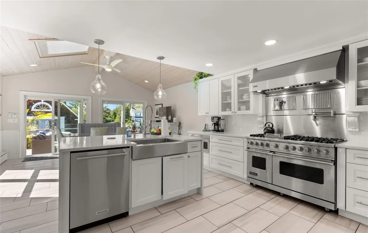 Victorian home in Bay Shore, NY