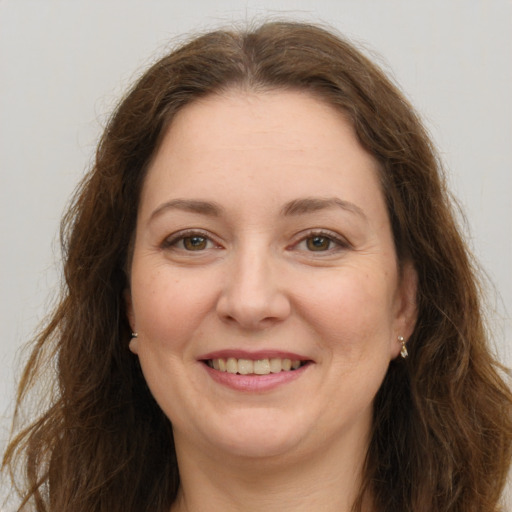 Long Island Maids cleaner